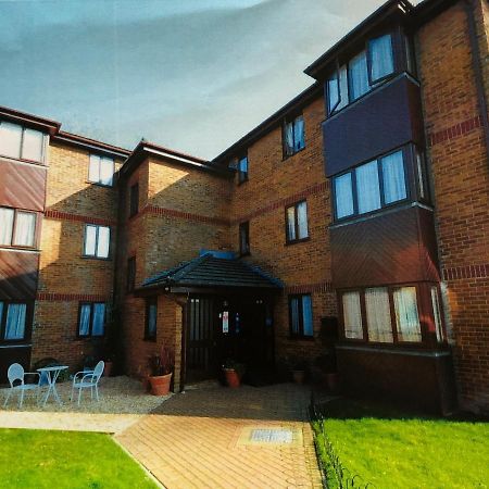 Quayside Close Holiday Apartments Пул Экстерьер фото