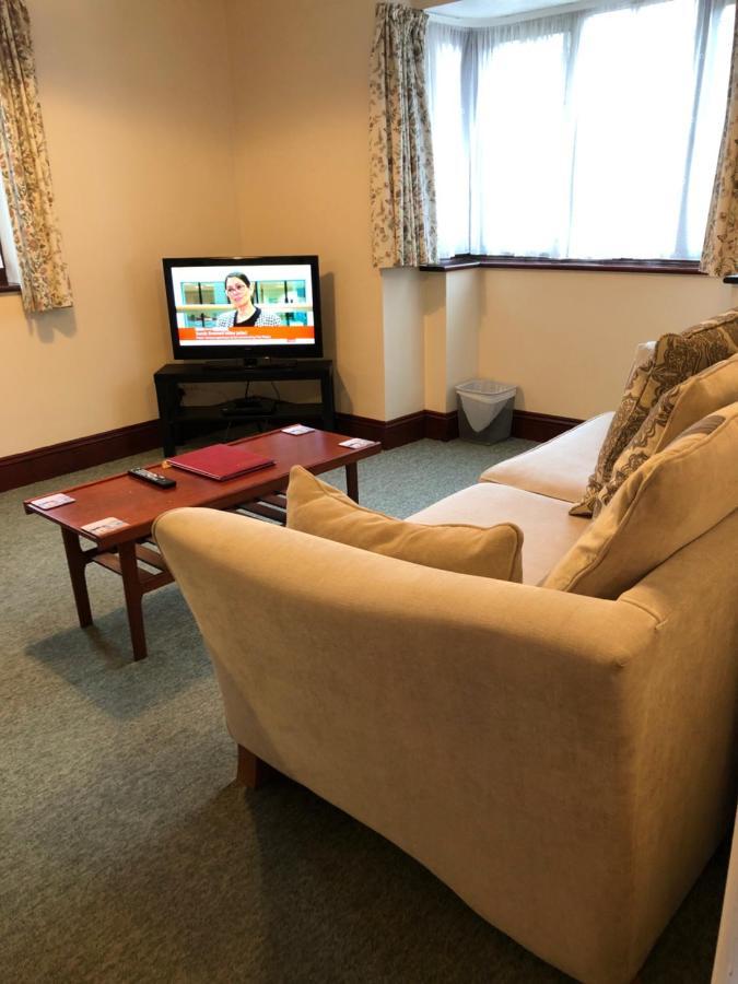 Quayside Close Holiday Apartments Пул Экстерьер фото